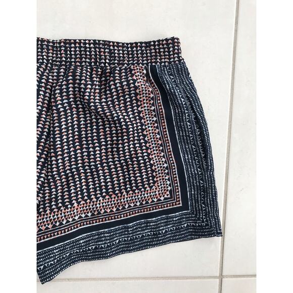 BCBGMaxAzria Issac Multicolor Print Shorts - Picture 5 of 6